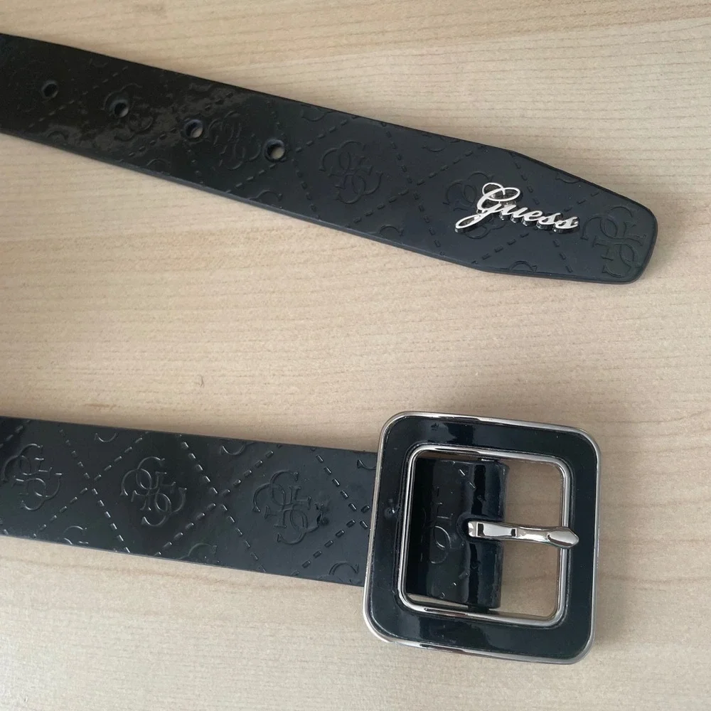 GUESS Debossed Quattro Logo Belt Black Silver Designer Preppy NEW with‎ Tag